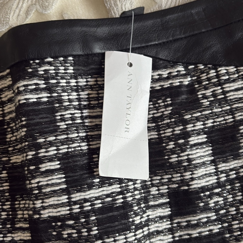 NWT Ann Taylor Tweed Leather Pencil Skirt - Picture 2 of 8